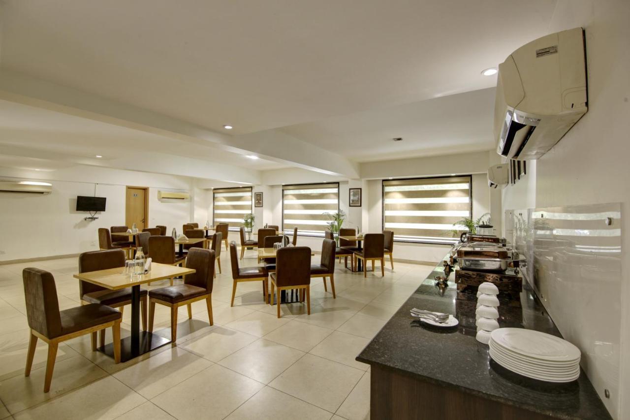 Saltstayz Select - Galleria Market & Golf Course Road Gurgaon Exterior photo
